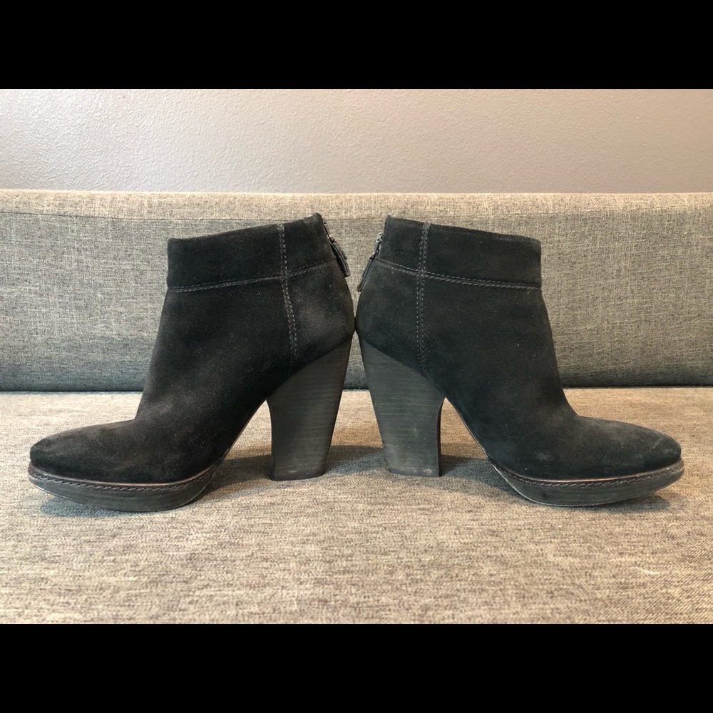 Black high heeled ankle booties